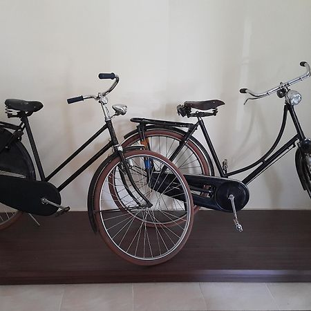 Ambulu Hotel Lojejer Luaran gambar