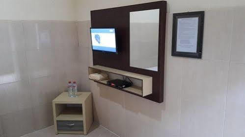 Ambulu Hotel Lojejer Luaran gambar